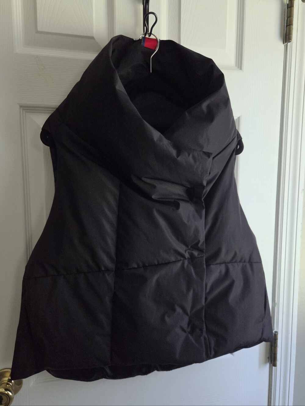 Pretty Rugged Waterproof Vest - EUC - Black Puffer - Wrap - High Collar - Size L